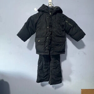 Gap toddler size 2 years  black‎ 2 piece down filled snowsuit